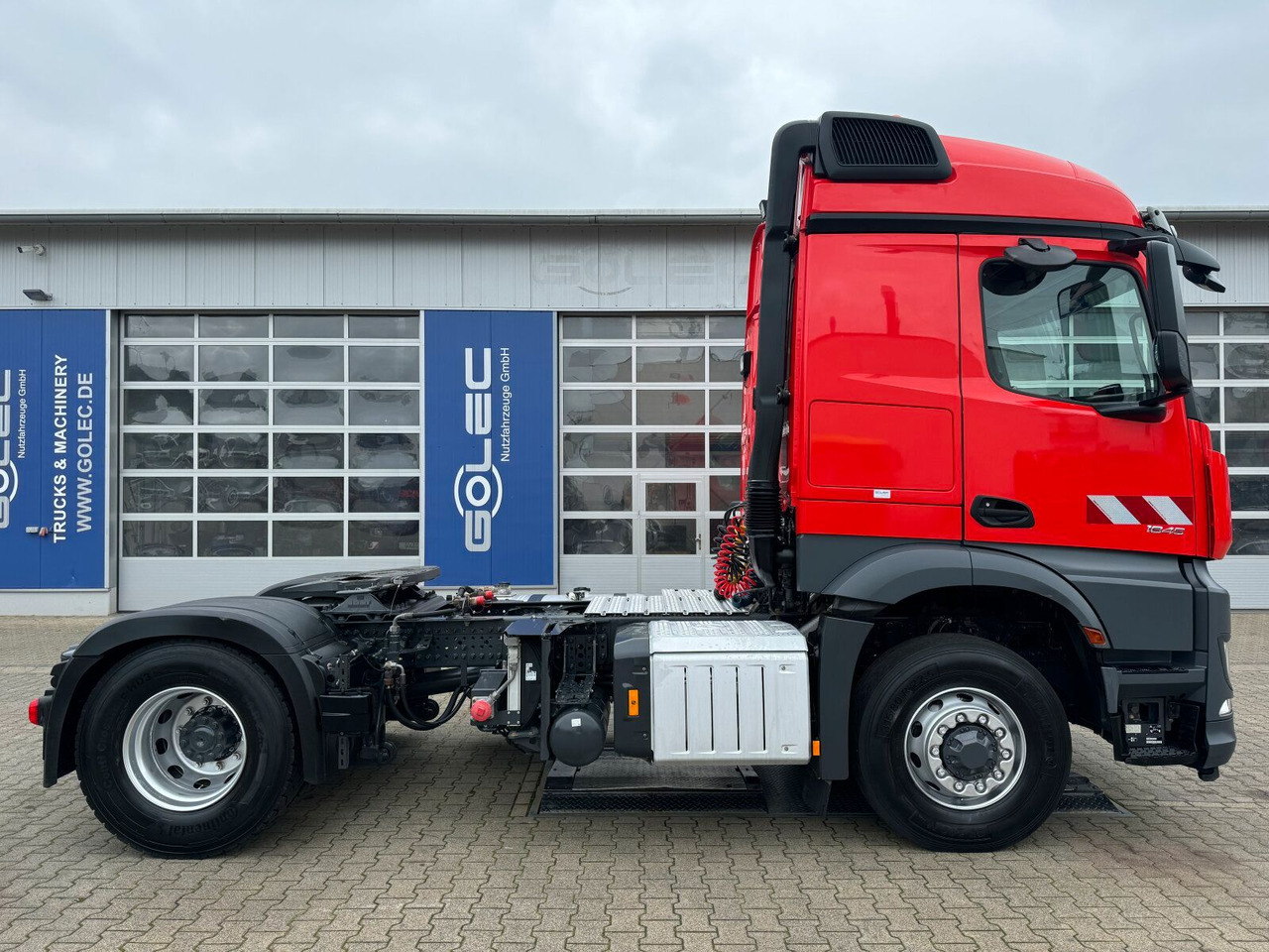 Mercedes-Benz Arocs 1845 LS 4x4 HAD *Kipphyd. Euro6 Blatt/Luft - Cabeza tractora: foto 3 Mercedes-Benz Arocs 1845 LS 4x4 HAD *Kipphyd. Euro6 Blatt/Luft - Cabeza tractora: foto 3
