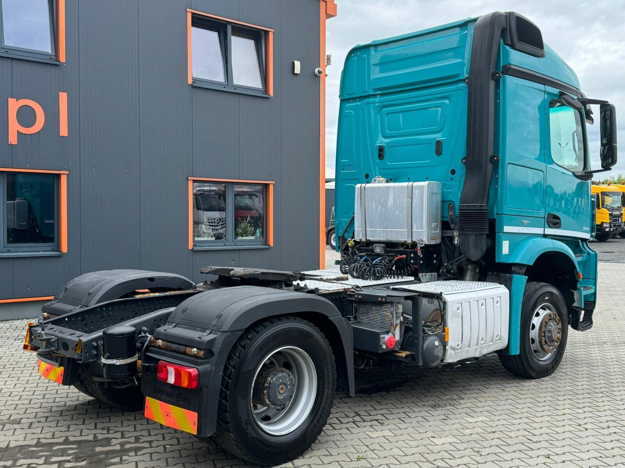 Mercedes-Benz Arocs 2142 4x4H SZM Euro 6 Kipphydraulik - Cabeza tractora: foto 5 Mercedes-Benz Arocs 2142 4x4H SZM Euro 6 Kipphydraulik - Cabeza tractora: foto 5
