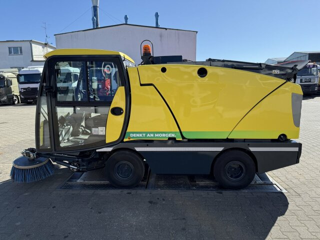 Leasing de  Johnston C202 Kleinkehrmaschine 2 M³ - 6.000 h Johnston C202 Kleinkehrmaschine 2 M³ - 6.000 h: foto 12