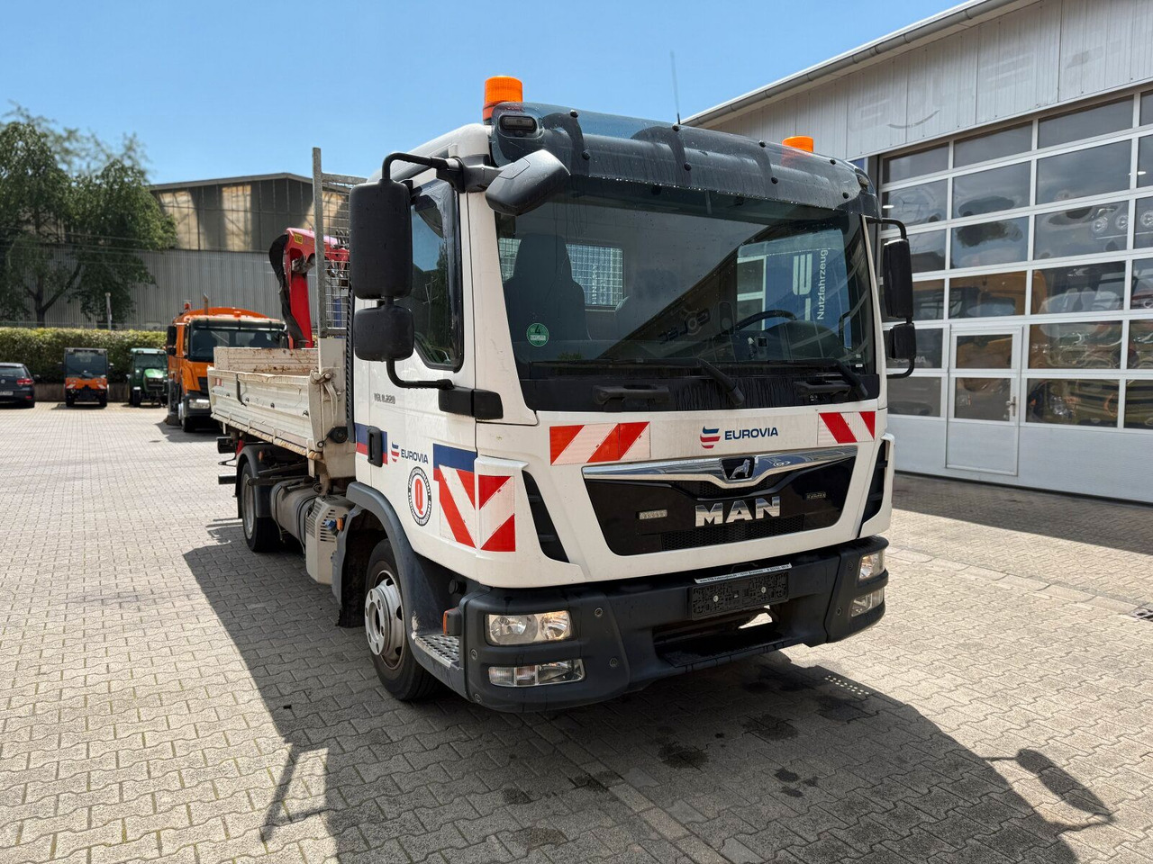 MAN TGL 8.220 4x2 Kipper Kran Palfinger 7.001-K A - Volquete furgoneta: foto 1 MAN TGL 8.220 4x2 Kipper Kran Palfinger 7.001-K A - Volquete furgoneta: foto 1