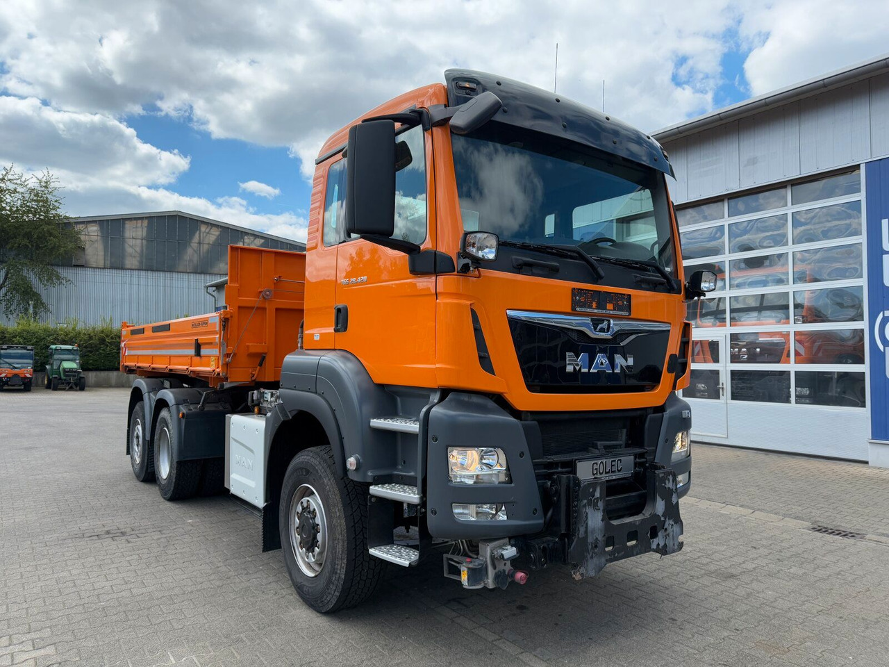 MAN TGS 28.420 6x4-4 Meiller Kipper Winterdienst - Camión volquete: foto 1 MAN TGS 28.420 6x4-4 Meiller Kipper Winterdienst - Camión volquete: foto 1