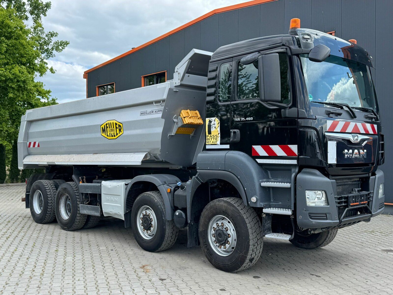 MAN TGS 35.460 8x6 BB Muldenkipper Meiller - Camión volquete: foto 1 MAN TGS 35.460 8x6 BB Muldenkipper Meiller - Camión volquete: foto 1