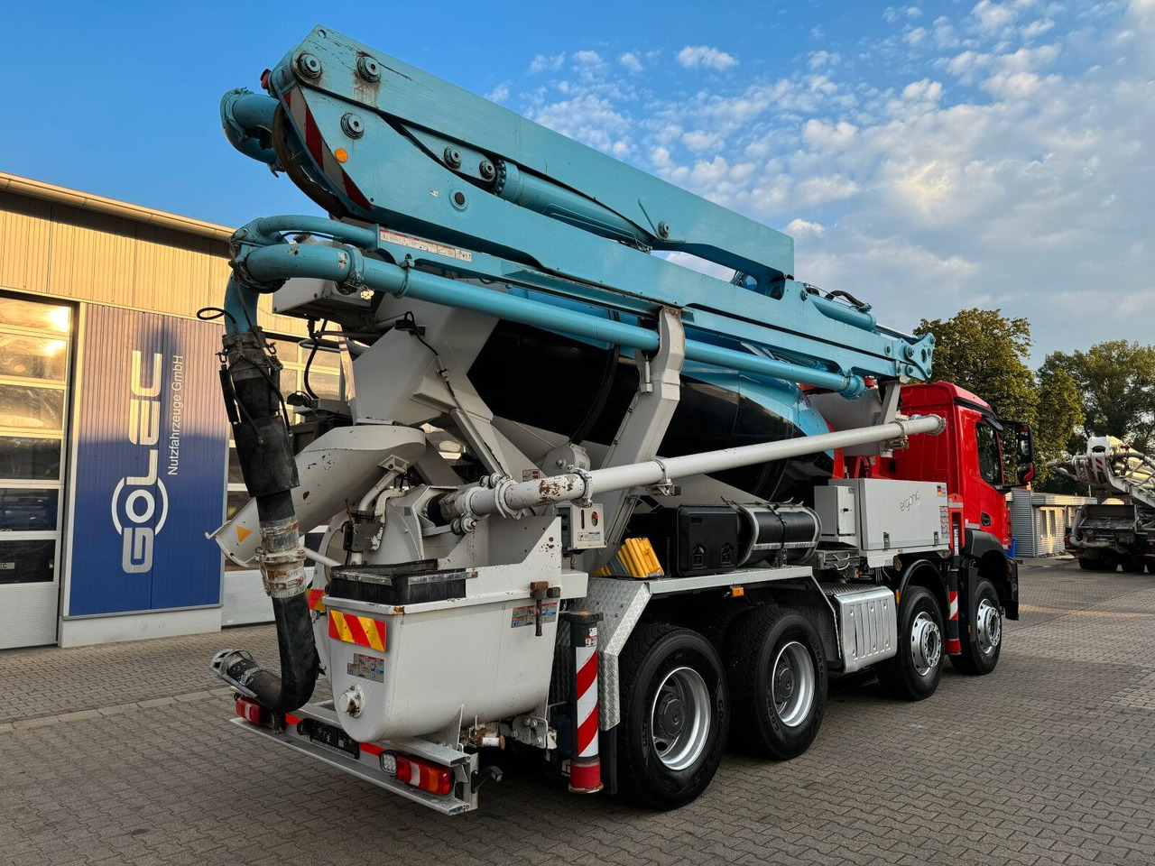 Mercedes-Benz AROCS 3243 8x4 Euro 6 Pumi Putzmeister TMM 24-3 - Bomba de hormigón: foto 5 Mercedes-Benz AROCS 3243 8x4 Euro 6 Pumi Putzmeister TMM 24-3 - Bomba de hormigón: foto 5