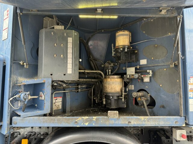 Bomba de hormigón Mercedes-Benz AROCS 3251 8x4 Putzmeister BSF 46-5.16 HLS: foto 7 Bomba de hormigón Mercedes-Benz AROCS 3251 8x4 Putzmeister BSF 46-5.16 HLS: foto 7