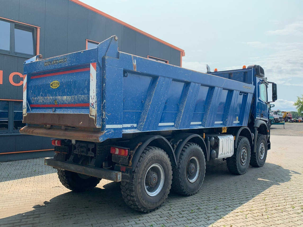 Mercedes-Benz AROCS 4145 8x8 EURO6 Muldenkipper TOP! - Camión volquete: foto 5 Mercedes-Benz AROCS 4145 8x8 EURO6 Muldenkipper TOP! - Camión volquete: foto 5