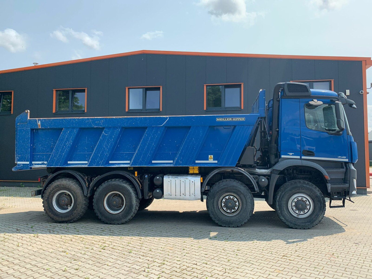 Mercedes-Benz AROCS 4145 8x8 EURO6 Muldenkipper TOP! - Camión volquete: foto 3 Mercedes-Benz AROCS 4145 8x8 EURO6 Muldenkipper TOP! - Camión volquete: foto 3