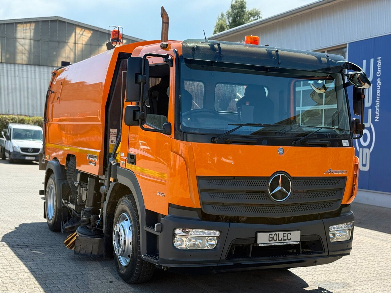 Mercedes-Benz ATEGO 1323 4x2 Kehrmaschine FAUN Viajet 6R/H - Barredora vial: foto 1 Mercedes-Benz ATEGO 1323 4x2 Kehrmaschine FAUN Viajet 6R/H - Barredora vial: foto 1