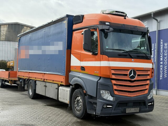 Mercedes-Benz Actros 4x2 Pritsche Plane Laderampe + Anhänger - Camión lona: foto 1 Mercedes-Benz Actros 4x2 Pritsche Plane Laderampe + Anhänger - Camión lona: foto 1