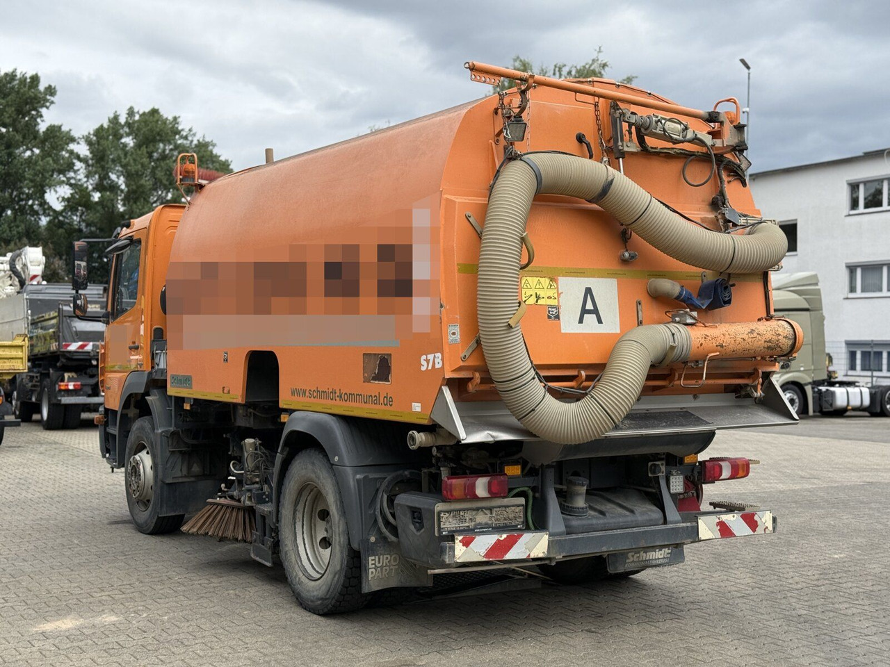 Mercedes-Benz Atego 1324 4x2 Kehrmaschine Schmidt SKF S7B 7 m³ - Barredora vial: foto 5 Mercedes-Benz Atego 1324 4x2 Kehrmaschine Schmidt SKF S7B 7 m³ - Barredora vial: foto 5