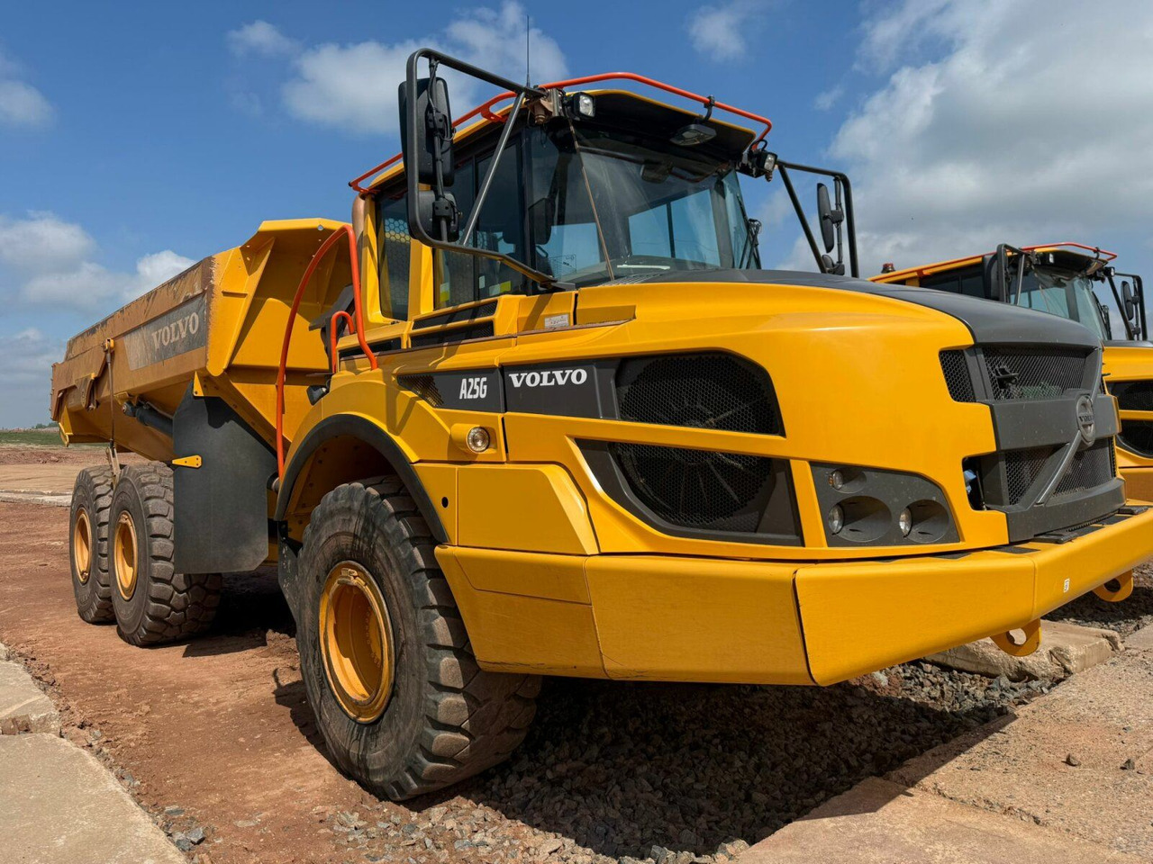 Volvo A25G Dumper 22,7 Ton TOP gepflegt - Camión volquete: foto 1 Volvo A25G Dumper 22,7 Ton TOP gepflegt - Camión volquete: foto 1