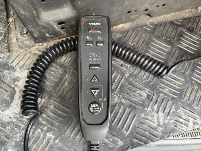 Volvo FH 510 8x4 Holztransporter Kran PENZ *Anhänger - Camión forestal, Camión grúa: foto 4 Volvo FH 510 8x4 Holztransporter Kran PENZ *Anhänger - Camión forestal, Camión grúa: foto 4