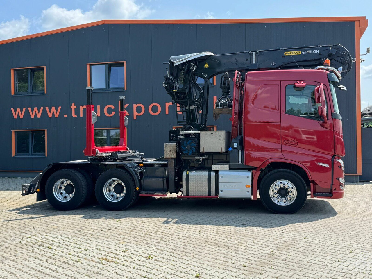 Volvo FH 550 6x4 Holztransporter Lang mit Kran Euro 6E - Camión forestal, Camión grúa: foto 4 Volvo FH 550 6x4 Holztransporter Lang mit Kran Euro 6E - Camión forestal, Camión grúa: foto 4