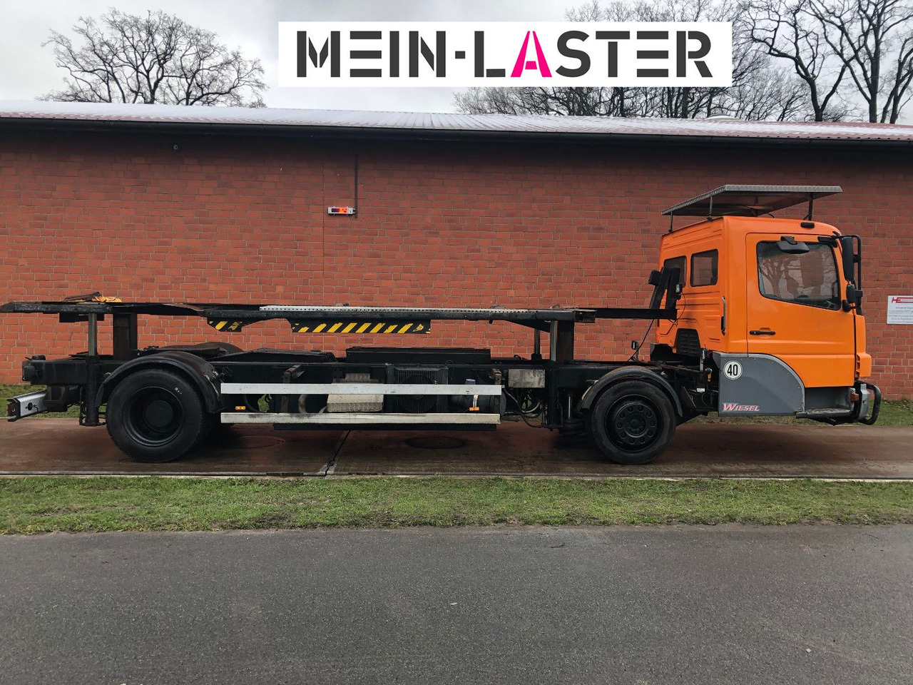 Mercedes-Benz Kamag Wiesel Umsetzter Sattelplatte - Camión portacontenedore/ Intercambiable: foto 4 Mercedes-Benz Kamag Wiesel Umsetzter Sattelplatte - Camión portacontenedore/ Intercambiable: foto 4