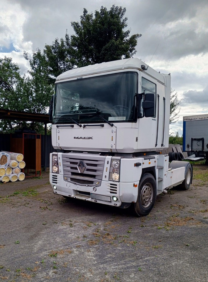 RENAULT Magnum 440 - Cabeza tractora: foto 3 RENAULT Magnum 440 - Cabeza tractora: foto 3