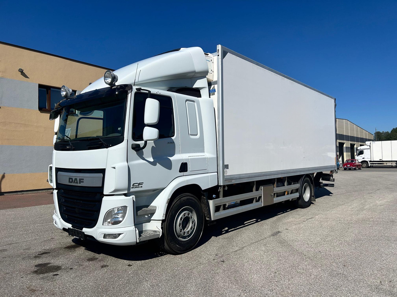 DAF CF330 - Camión frigorífico: foto 3 DAF CF330 - Camión frigorífico: foto 3