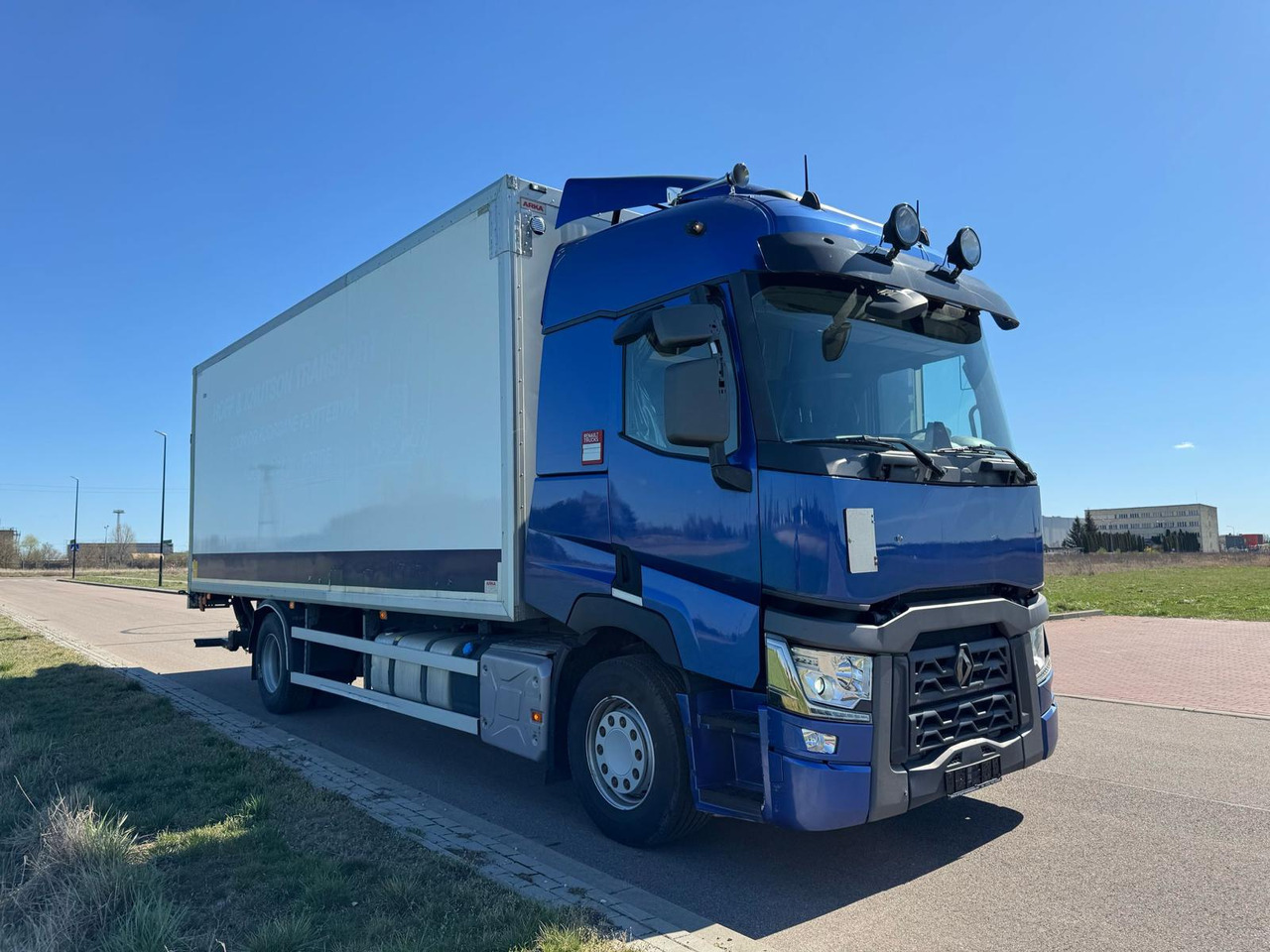 Camión caja cerrada RENAULT T380: foto 15