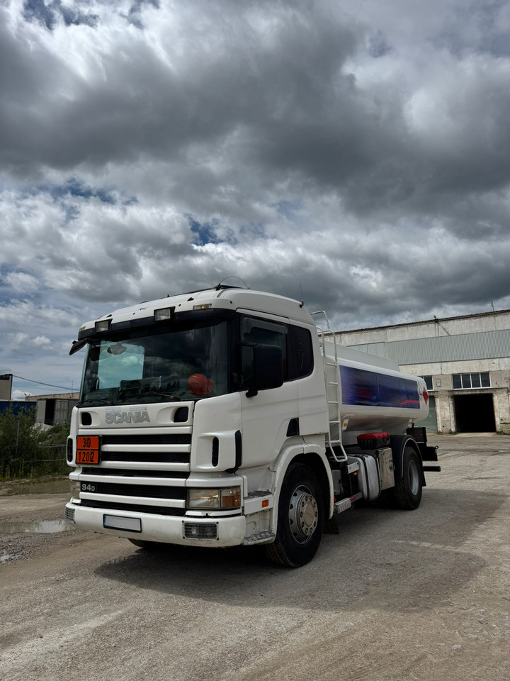 SCANIA P94 - Camión cisterna: foto 3 SCANIA P94 - Camión cisterna: foto 3