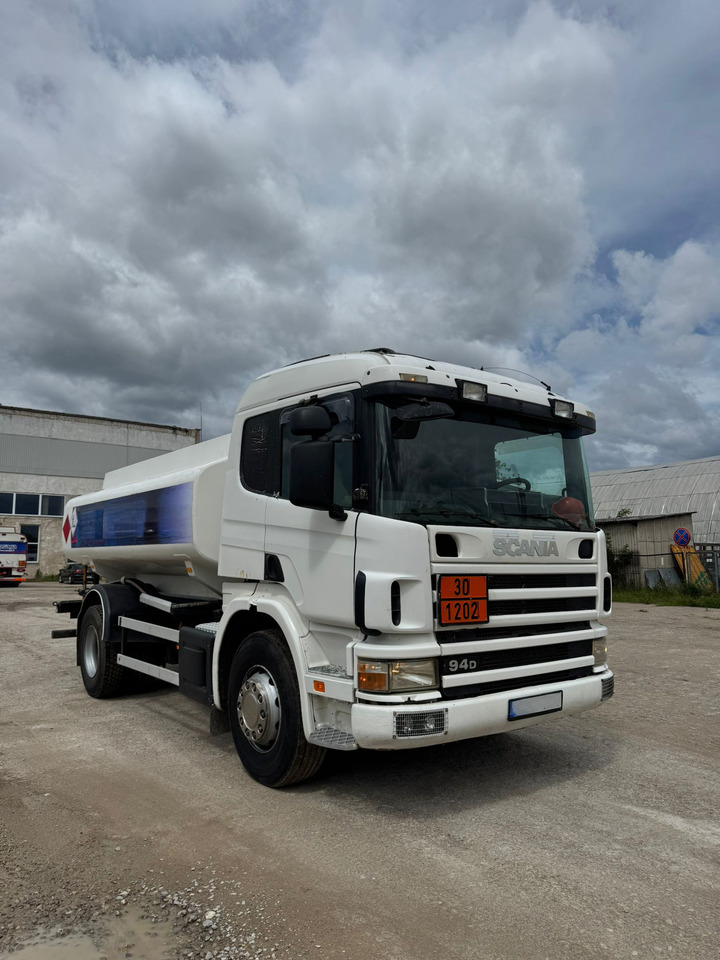 SCANIA P94 - Camión cisterna: foto 1 SCANIA P94 - Camión cisterna: foto 1