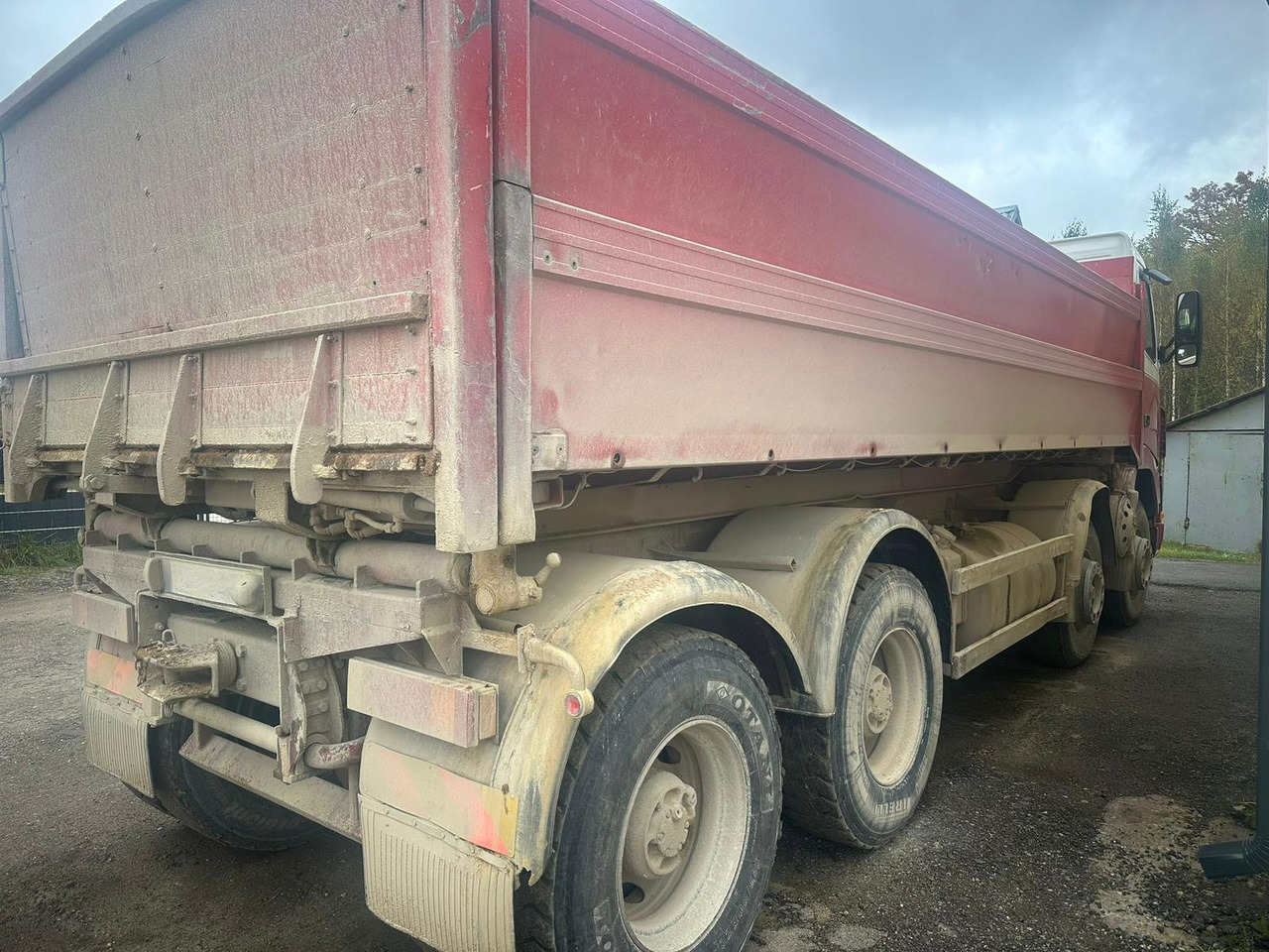 VOLVO FH12.380 - Camión volquete: foto 2 VOLVO FH12.380 - Camión volquete: foto 2