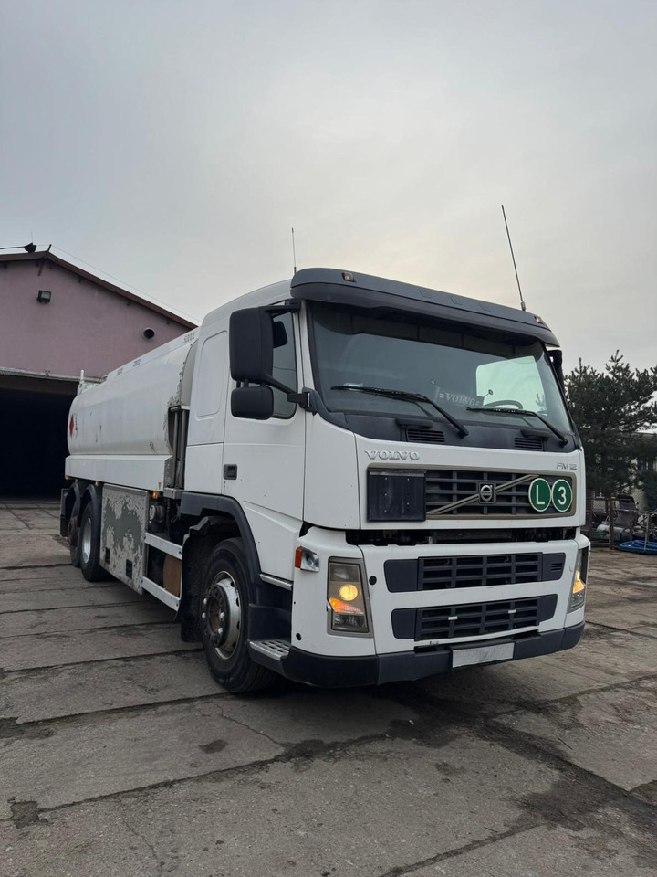 VOLVO FM12.380 - Camión cisterna: foto 1 VOLVO FM12.380 - Camión cisterna: foto 1