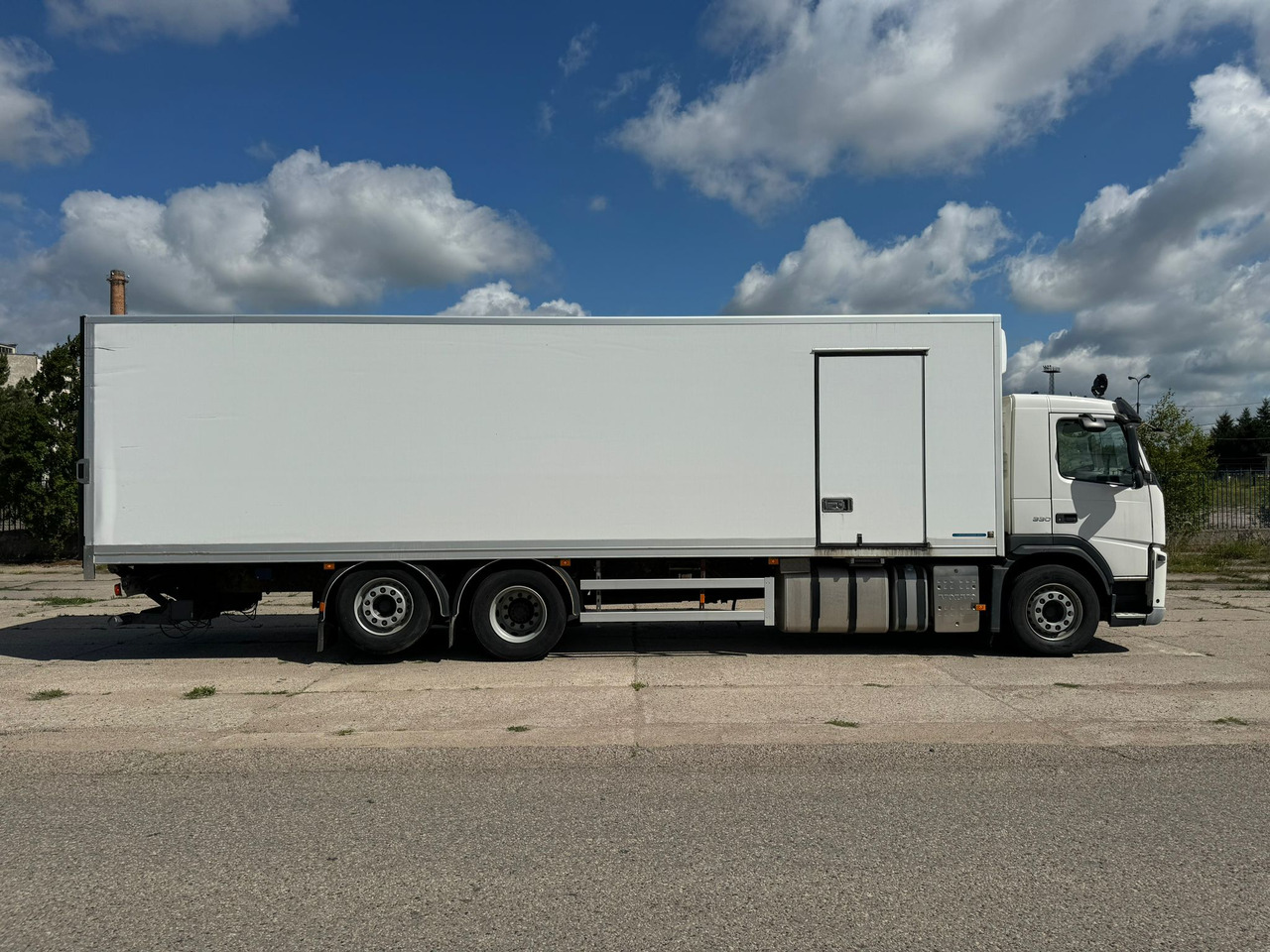 VOLVO FM330 - Camión frigorífico: foto 4 VOLVO FM330 - Camión frigorífico: foto 4