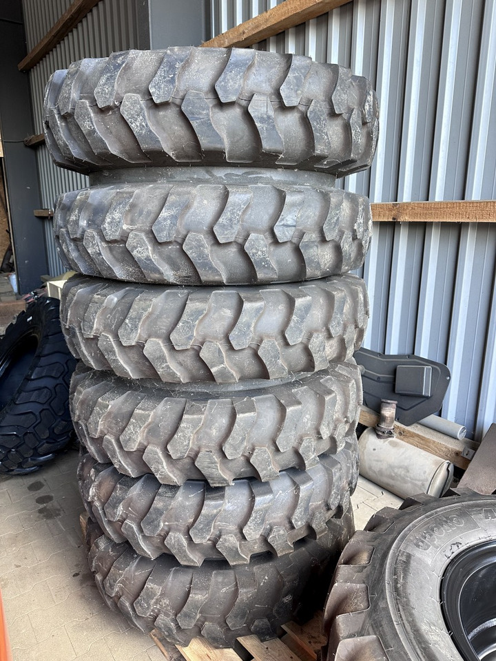 Neumático para Excavadora de ruedas nuevo Apollo 10.00 - 20 Apollo Kompletträder - Complet tires: foto 7 Neumático para Excavadora de ruedas nuevo Apollo 10.00 - 20 Apollo Kompletträder - Complet tires: foto 7