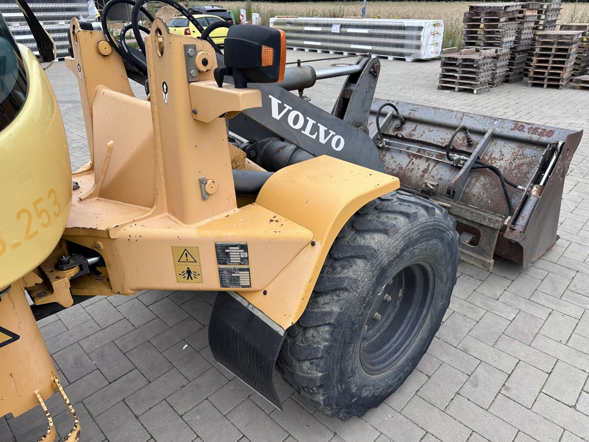Cargadora de ruedas VOLVO L 30 B PRO 3er Kreis Klappschaufel+Palettengabel: foto 20