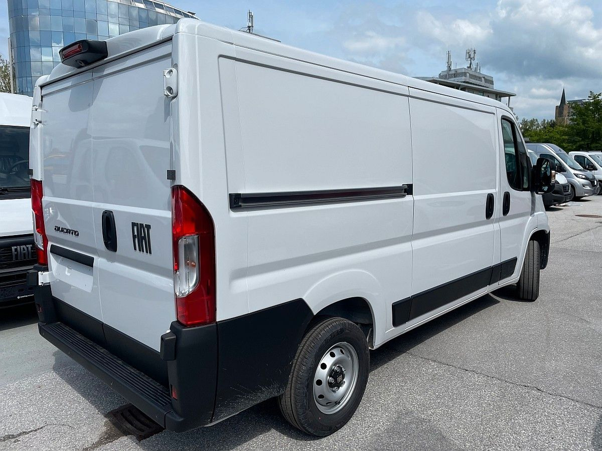Fiat Ducato 30L L2H1-120-Klima;Temp;P.Sens;DAB+;2025 - Furgoneta pequeña: foto 3 Fiat Ducato 30L L2H1-120-Klima;Temp;P.Sens;DAB+;2025 - Furgoneta pequeña: foto 3