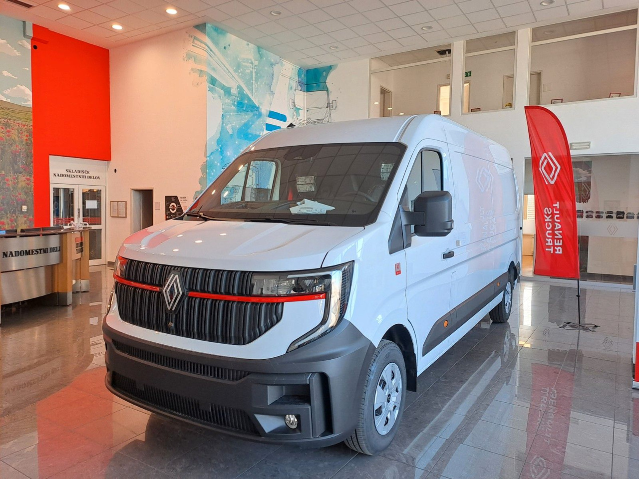 Renault Master L3H2 170 - NAV Klimaaut. Holzb. 270° - Furgón: foto 1 Renault Master L3H2 170 - NAV Klimaaut. Holzb. 270° - Furgón: foto 1
