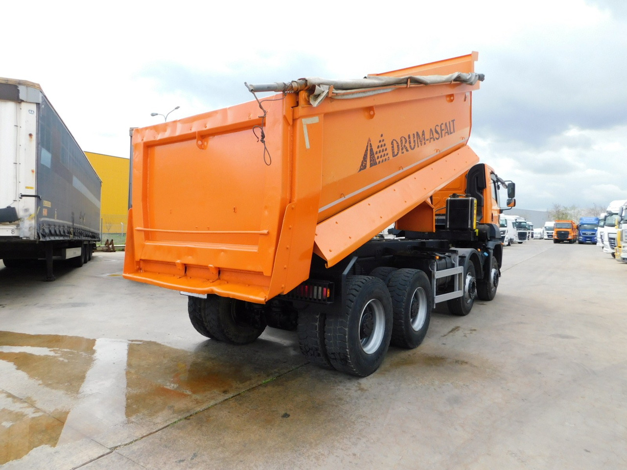 Ford 4142d 8x4 dcab e6 16s2230 - Camión volquete: foto 3 Ford 4142d 8x4 dcab e6 16s2230 - Camión volquete: foto 3