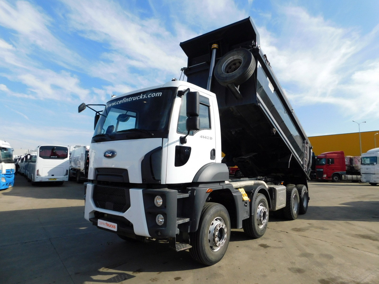 Ford 4142d 8x4 dcab e6 eco 16s 2600 amt - Camión volquete: foto 1 Ford 4142d 8x4 dcab e6 eco 16s 2600 amt - Camión volquete: foto 1