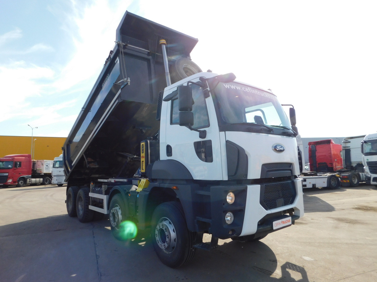 Ford 4142d 8x4 dcab e6 eco 16s 2600 amt - Camión volquete: foto 2 Ford 4142d 8x4 dcab e6 eco 16s 2600 amt - Camión volquete: foto 2