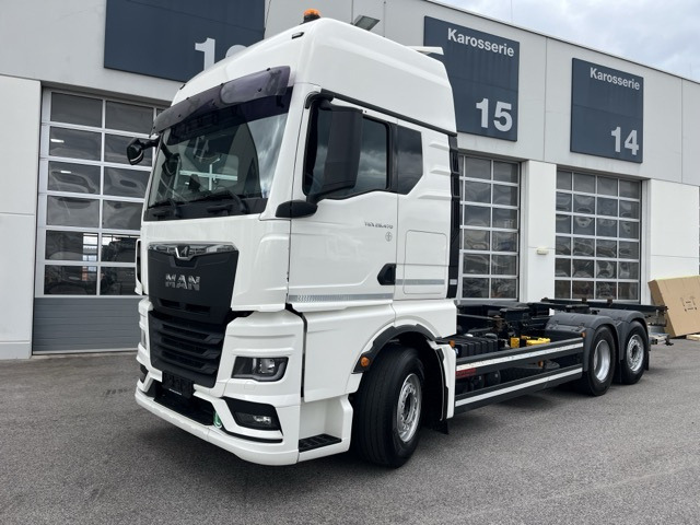 MAN TGX 26.470 6x2-4 LL - alle Achsen neu bereift AHK - Camión portacontenedore/ Intercambiable: foto 1 MAN TGX 26.470 6x2-4 LL - alle Achsen neu bereift AHK - Camión portacontenedore/ Intercambiable: foto 1