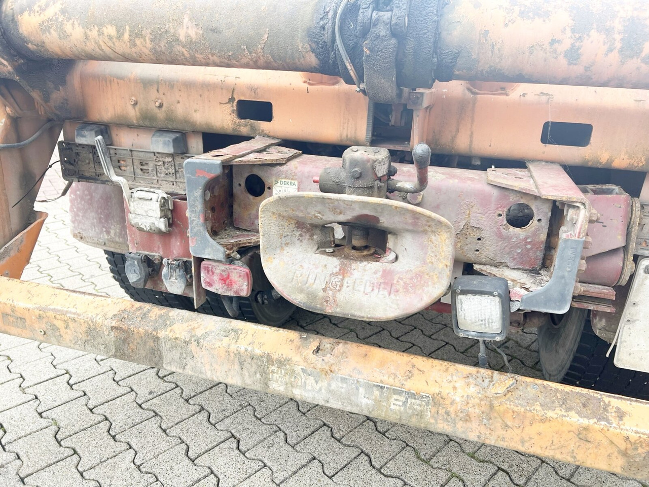 190 AD 35 4x2 190 AD 35 4x2 - Camión chasis: foto 2 190 AD 35 4x2 190 AD 35 4x2 - Camión chasis: foto 2