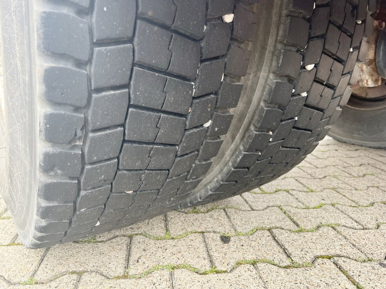 190 AD 35 4x2 190 AD 35 4x2 - Camión chasis: foto 5 190 AD 35 4x2 190 AD 35 4x2 - Camión chasis: foto 5