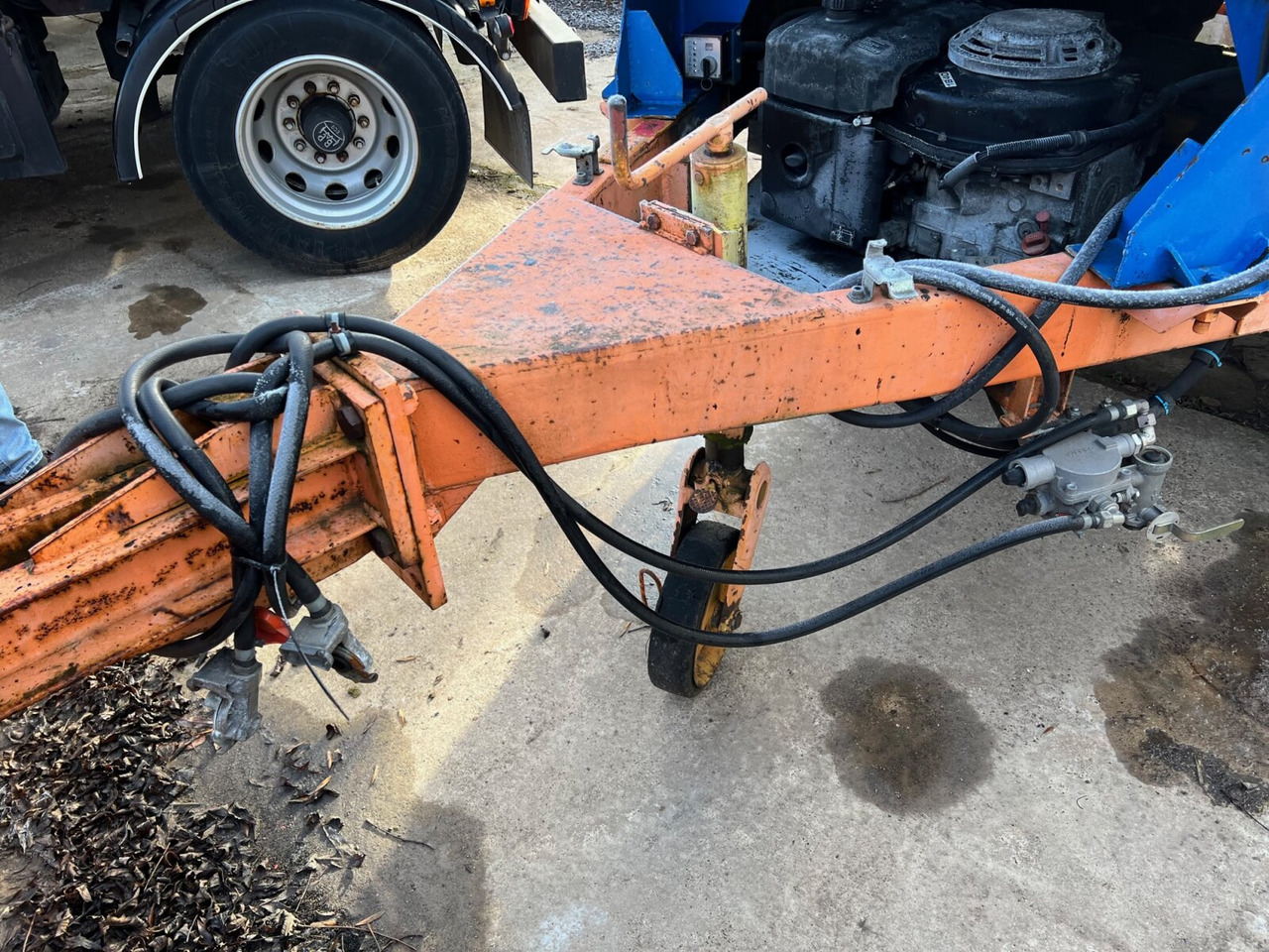 Asphaltkocher Bathe Asphaltkocher ca. 4m³, 4x VORHANDEN! - Construcción de carreteras, Remolque: foto 2 Asphaltkocher Bathe Asphaltkocher ca. 4m³, 4x VORHANDEN! - Construcción de carreteras, Remolque: foto 2