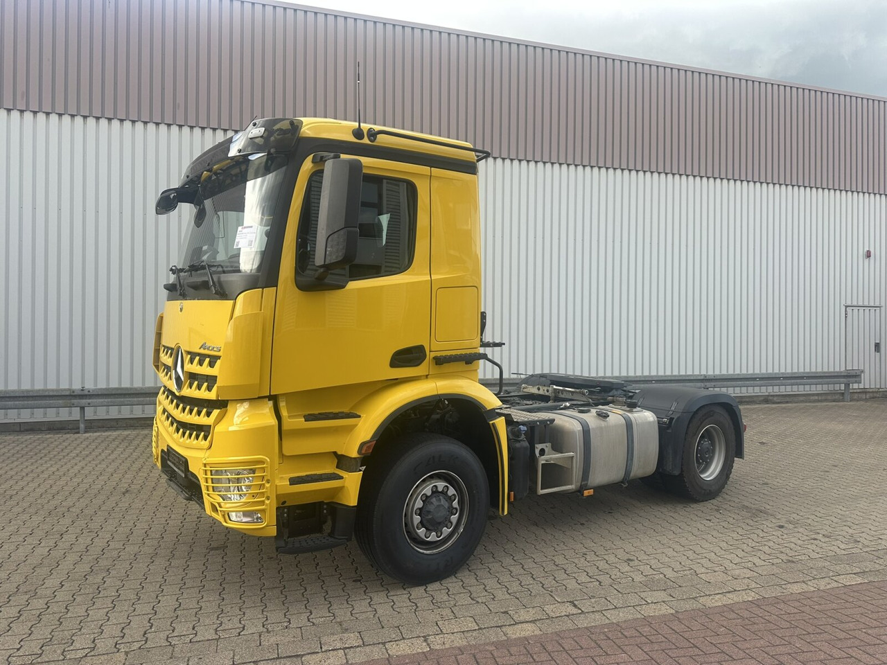 Mercedes-Benz Arocs 1851 LS 4x4 HAD Arocs 1851 LS 4x4 HAD, Hydraulik, Navi, MultimediaCockpit - Cabeza tractora: foto 1 Mercedes-Benz Arocs 1851 LS 4x4 HAD Arocs 1851 LS 4x4 HAD, Hydraulik, Navi, MultimediaCockpit - Cabeza tractora: foto 1