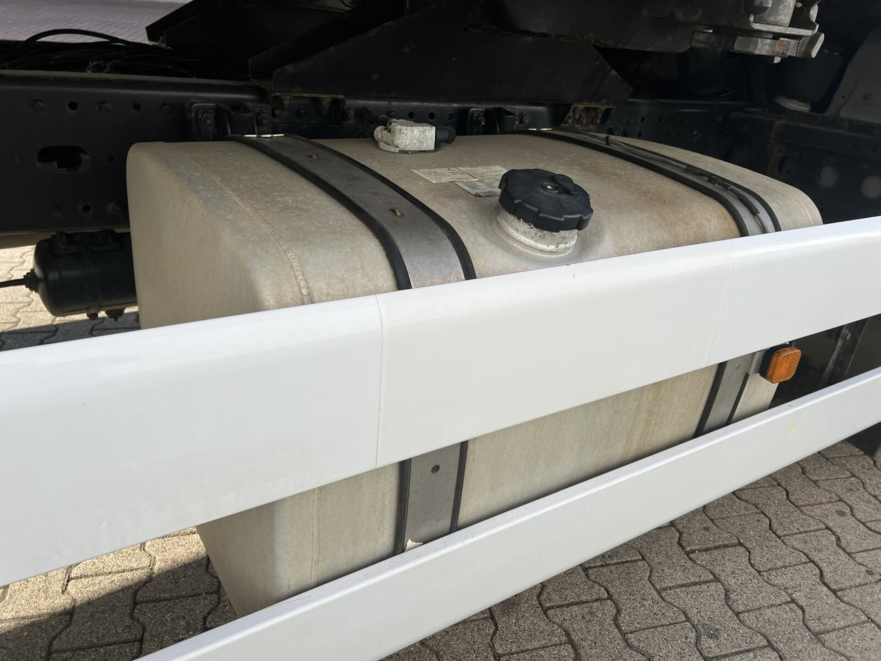 MAN TGA 18.350 4x2 LL TGA 18.350 4x2 LL, Fahrschulausstattung - Camión: foto 2 MAN TGA 18.350 4x2 LL TGA 18.350 4x2 LL, Fahrschulausstattung - Camión: foto 2