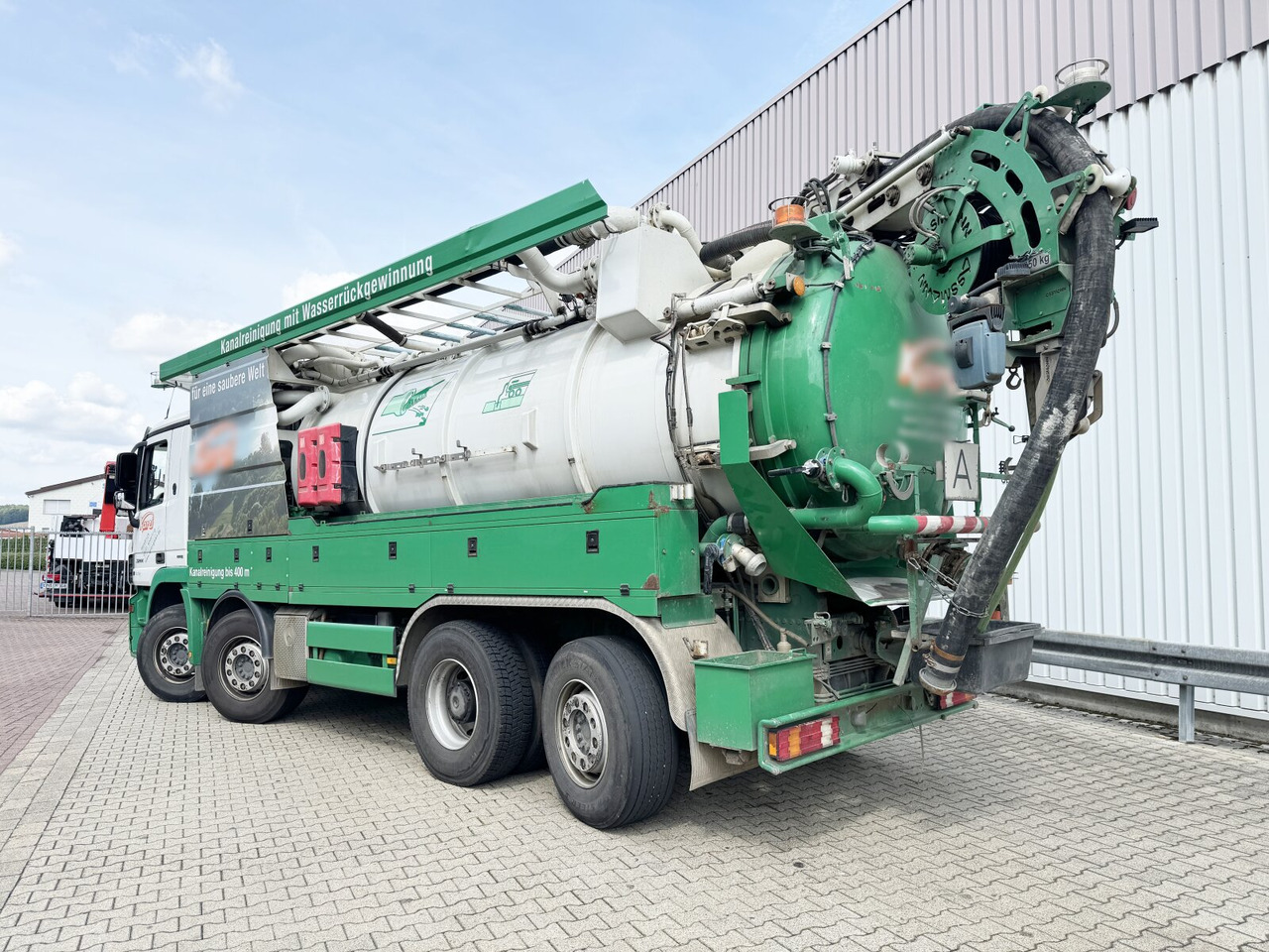 Mercedes-Benz Actros 3244 L 8x2/6 Actros 3244 L 8x2/6, Assmann Saug- und Spülwagen ca. 12,7m³, WRG, ADR, 2x Lenkachse, Funk - Camión: foto 3 Mercedes-Benz Actros 3244 L 8x2/6 Actros 3244 L 8x2/6, Assmann Saug- und Spülwagen ca. 12,7m³, WRG, ADR, 2x Lenkachse, Funk - Camión: foto 3