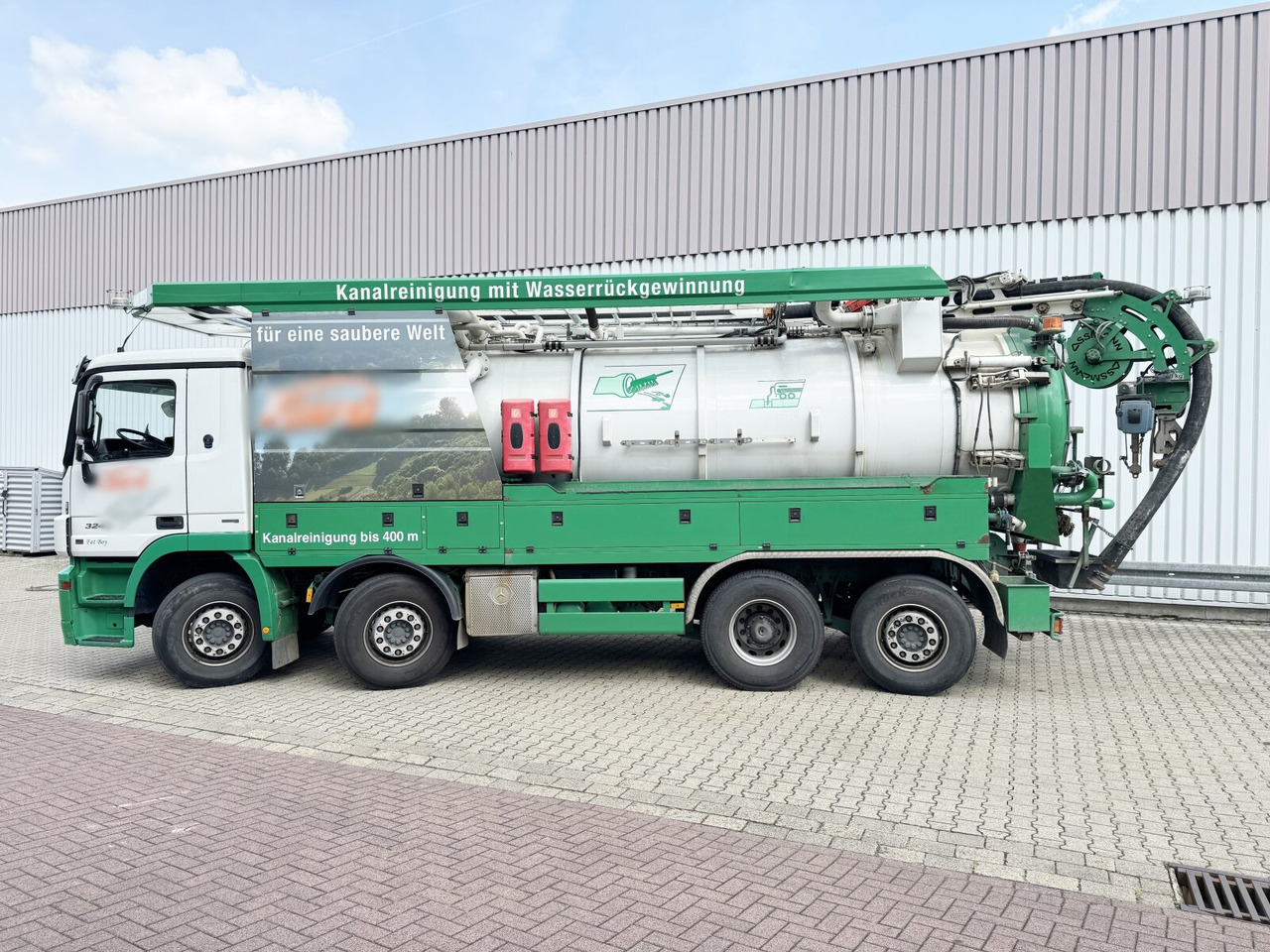 Mercedes-Benz Actros 3244 L 8x2/6 Actros 3244 L 8x2/6, Assmann Saug- und Spülwagen ca. 12,7m³, WRG, ADR, 2x Lenkachse, Funk - Camión: foto 5 Mercedes-Benz Actros 3244 L 8x2/6 Actros 3244 L 8x2/6, Assmann Saug- und Spülwagen ca. 12,7m³, WRG, ADR, 2x Lenkachse, Funk - Camión: foto 5