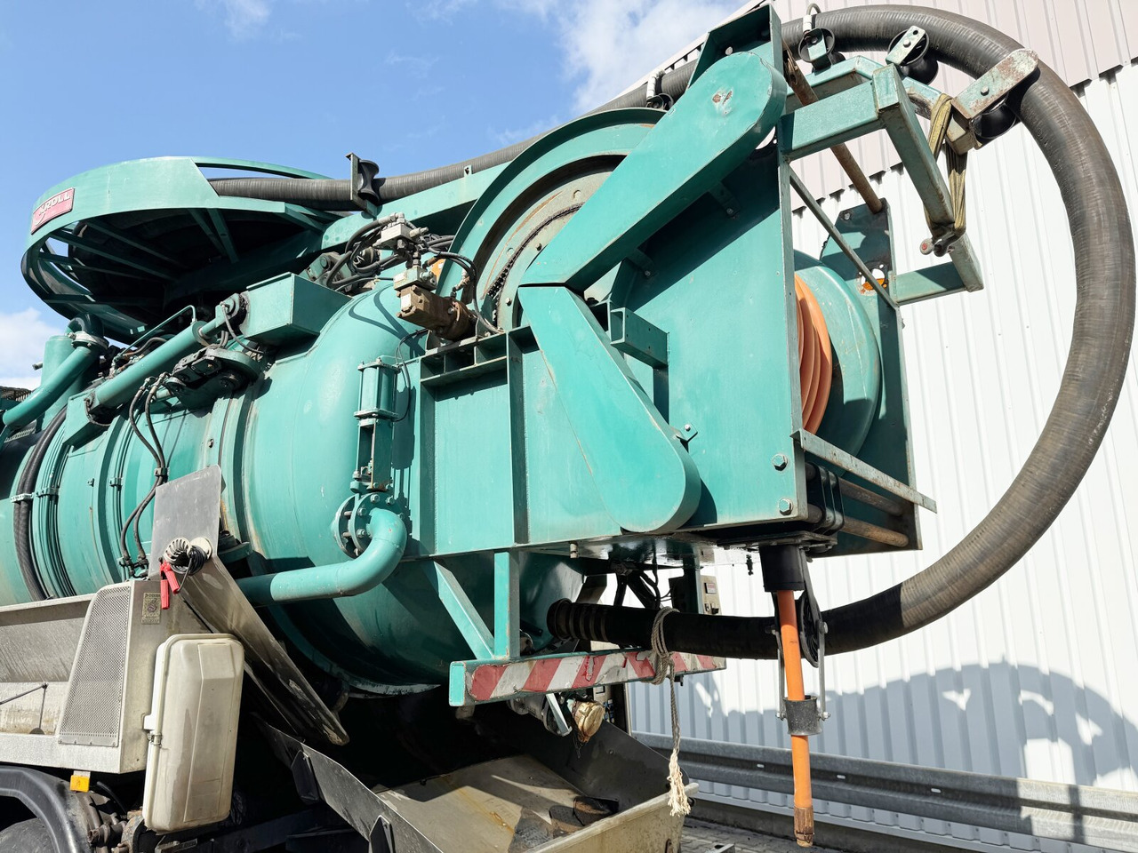 Mercedes-Benz Actros 3348 6x4 Actros 3348 6x4, V8, Kroll Saug-/Spülwagen ca. 14m³, Wasserrückgewinnung, Funk - Camión: foto 4 Mercedes-Benz Actros 3348 6x4 Actros 3348 6x4, V8, Kroll Saug-/Spülwagen ca. 14m³, Wasserrückgewinnung, Funk - Camión: foto 4