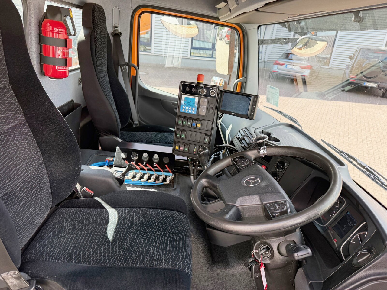 Mercedes-Benz Atego 1524 LKO 4x2 Atego 1524 LKO 4x2, Kehrmaschine FAUN Viajet 6RH - Camión: foto 4 Mercedes-Benz Atego 1524 LKO 4x2 Atego 1524 LKO 4x2, Kehrmaschine FAUN Viajet 6RH - Camión: foto 4