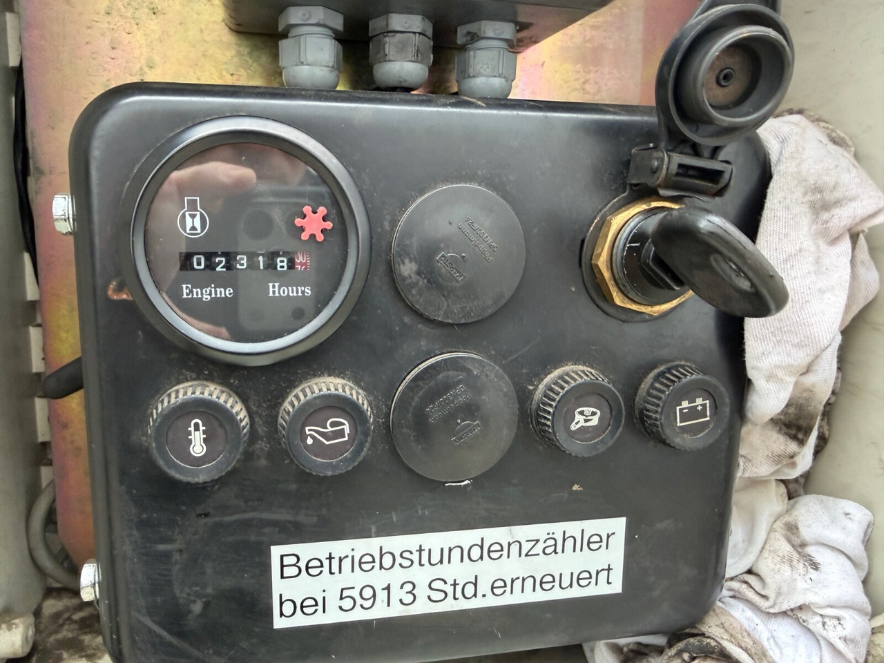 Faehndrich AG TKS-Z13 Asphaltkocher Faehndrich AG TKS-Z13 Asphaltkocher - Distribuidor de asfalto: foto 2 Faehndrich AG TKS-Z13 Asphaltkocher Faehndrich AG TKS-Z13 Asphaltkocher - Distribuidor de asfalto: foto 2