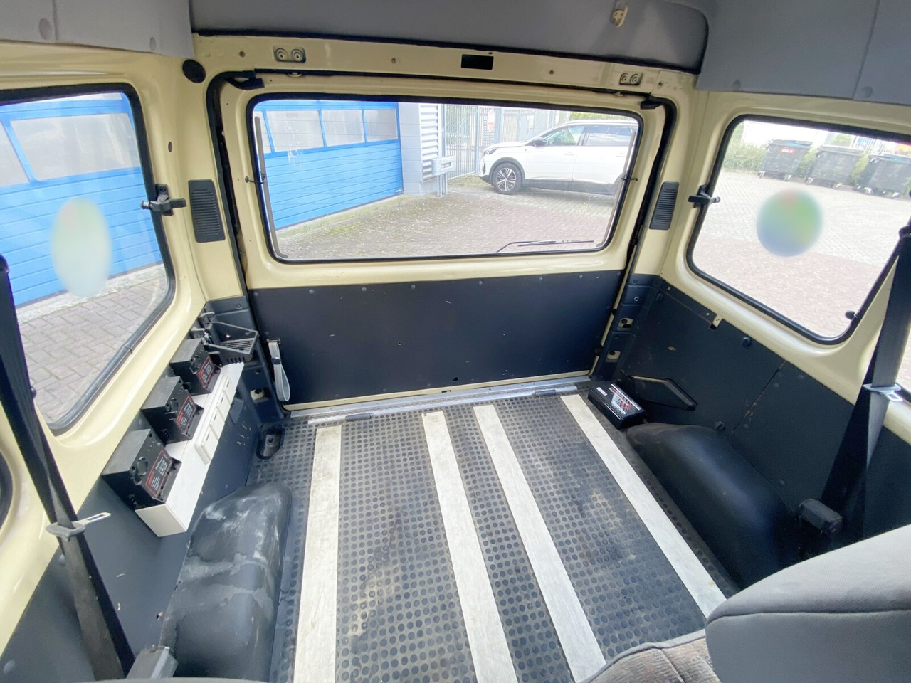 Ford Transit 2.5 4x2 Transit 2.5 4x2, Personentransporter, 8 Sitze - Minibús, Furgoneta de pasajeros: foto 4 Ford Transit 2.5 4x2 Transit 2.5 4x2, Personentransporter, 8 Sitze - Minibús, Furgoneta de pasajeros: foto 4