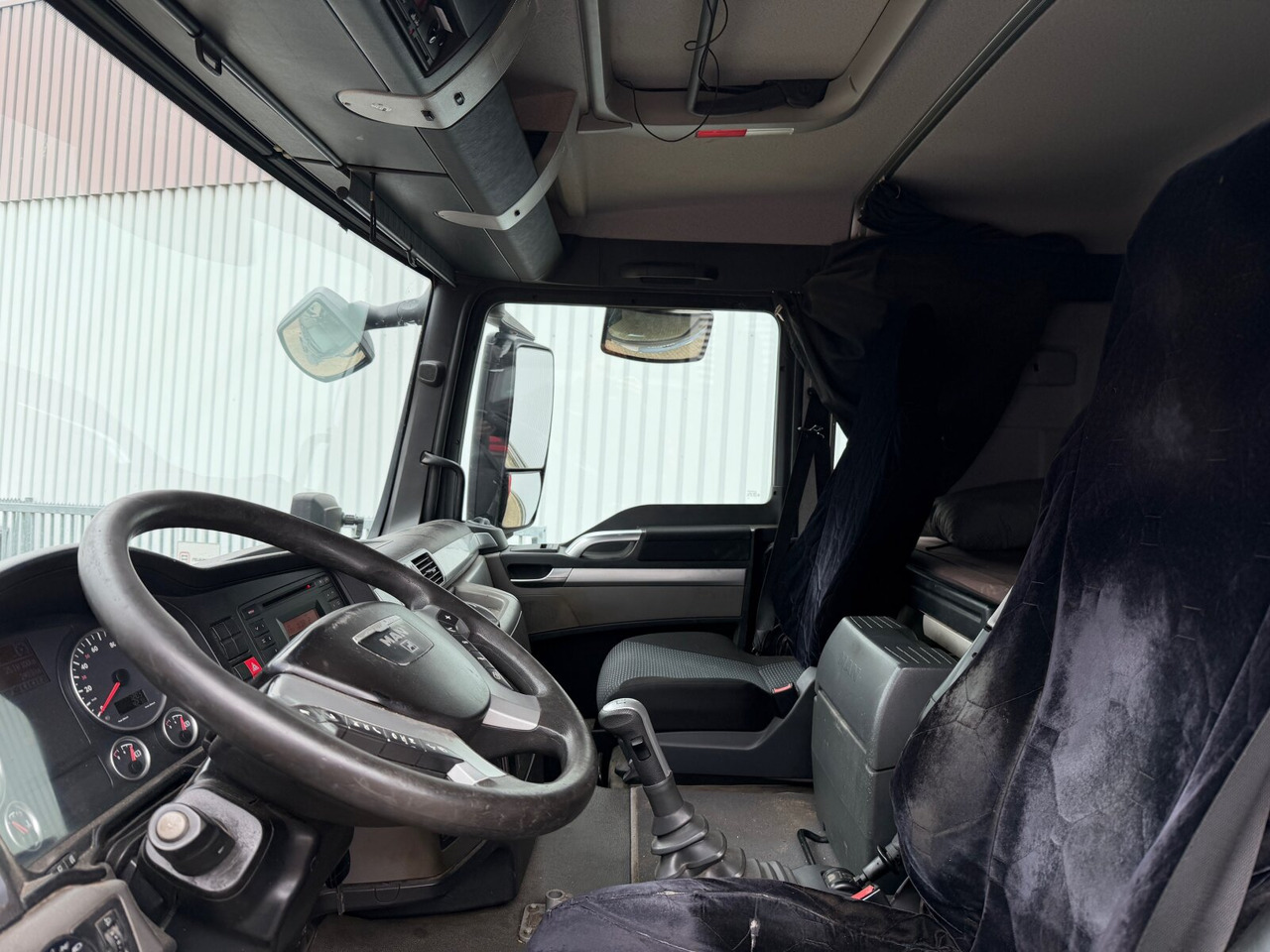 MAN TGA 26.400 6x6 BB TGA 26.400 6x6 BB, Winterdienstausstattung - Camión volquete: foto 4 MAN TGA 26.400 6x6 BB TGA 26.400 6x6 BB, Winterdienstausstattung - Camión volquete: foto 4