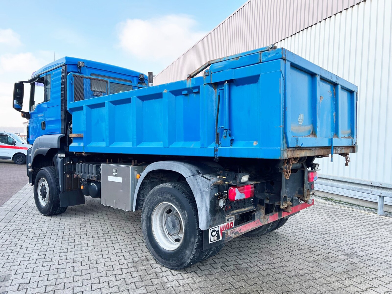 MAN TGS 18.360 4X4 BL TGS 18.360 4X4 BL, Hinterkipper, hydr. Heckklappe, Winterdienstausstattung - Camión volquete: foto 2 MAN TGS 18.360 4X4 BL TGS 18.360 4X4 BL, Hinterkipper, hydr. Heckklappe, Winterdienstausstattung - Camión volquete: foto 2