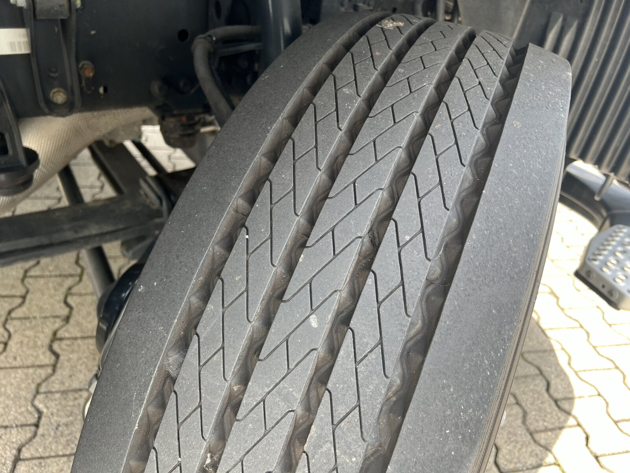 MAN TGS 26.320 6X2-4 BL TGS 26.320 6X2-4 BL, Lenk-/Liftachse, Rechtslenker, Export Only! - Camión chasis: foto 4 MAN TGS 26.320 6X2-4 BL TGS 26.320 6X2-4 BL, Lenk-/Liftachse, Rechtslenker, Export Only! - Camión chasis: foto 4