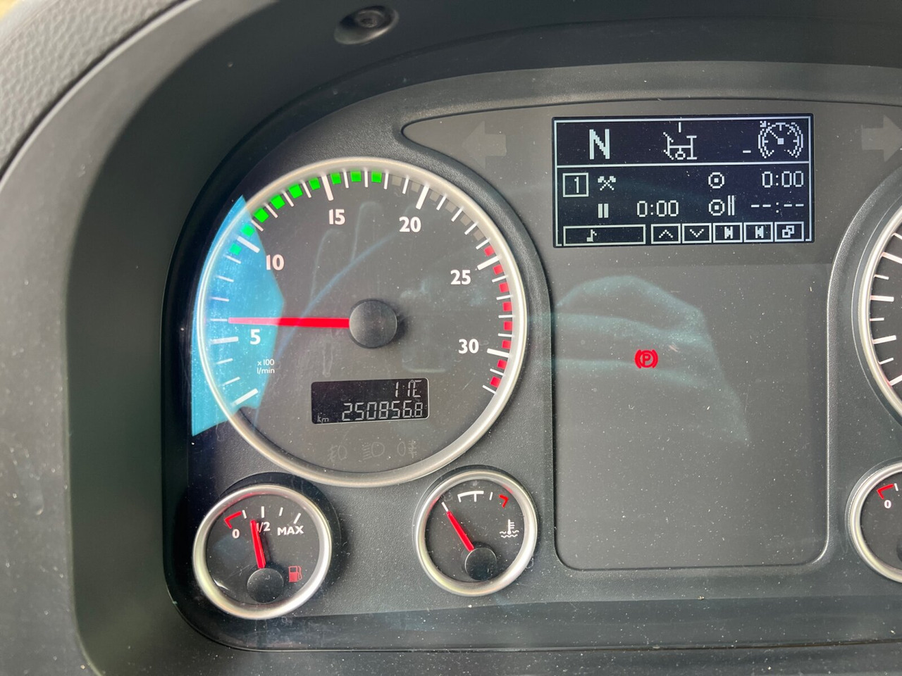 MAN TGS 26.460 6x4 BB TGS 26.460 6x4 BB, Intarder, Bordmatik - Camión volquete: foto 5 MAN TGS 26.460 6x4 BB TGS 26.460 6x4 BB, Intarder, Bordmatik - Camión volquete: foto 5