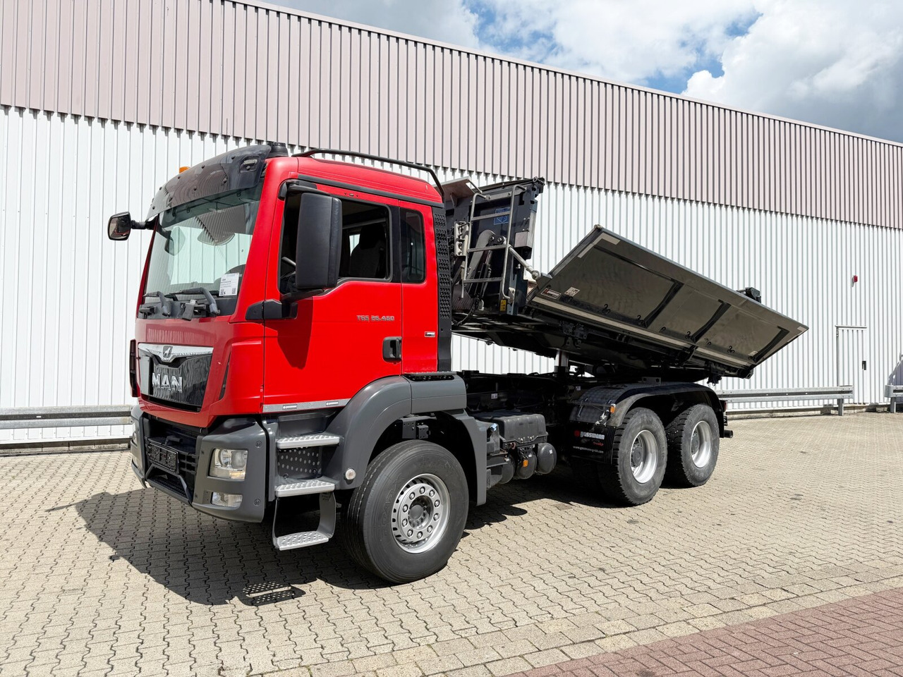 MAN TGS 26.460 6x4 BB TGS 26.460 6x4 BB, Intarder, Bordmatik - Camión volquete: foto 1 MAN TGS 26.460 6x4 BB TGS 26.460 6x4 BB, Intarder, Bordmatik - Camión volquete: foto 1
