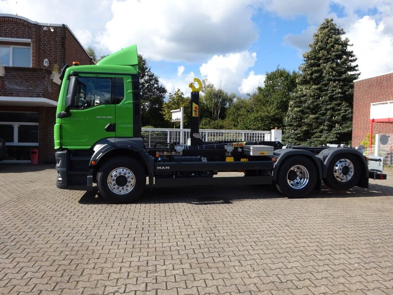 MAN TGS 26.520 6x2-2 BL TGS 26.520 6x2-2 BL, Liftachse - Camión multibasculante: foto 2 MAN TGS 26.520 6x2-2 BL TGS 26.520 6x2-2 BL, Liftachse - Camión multibasculante: foto 2